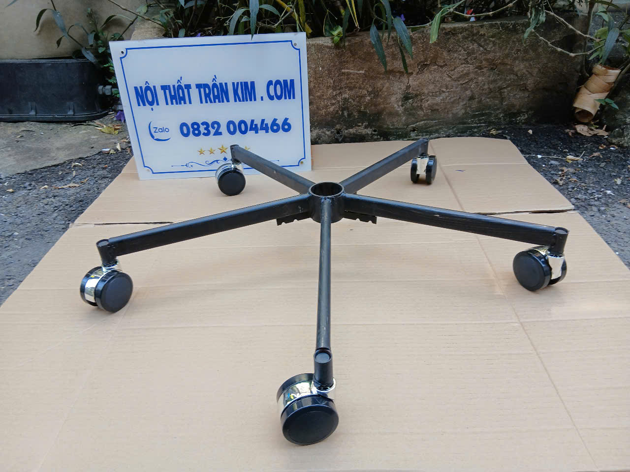 khung-sat-chan-ghe-giam-doc-tk3350s1