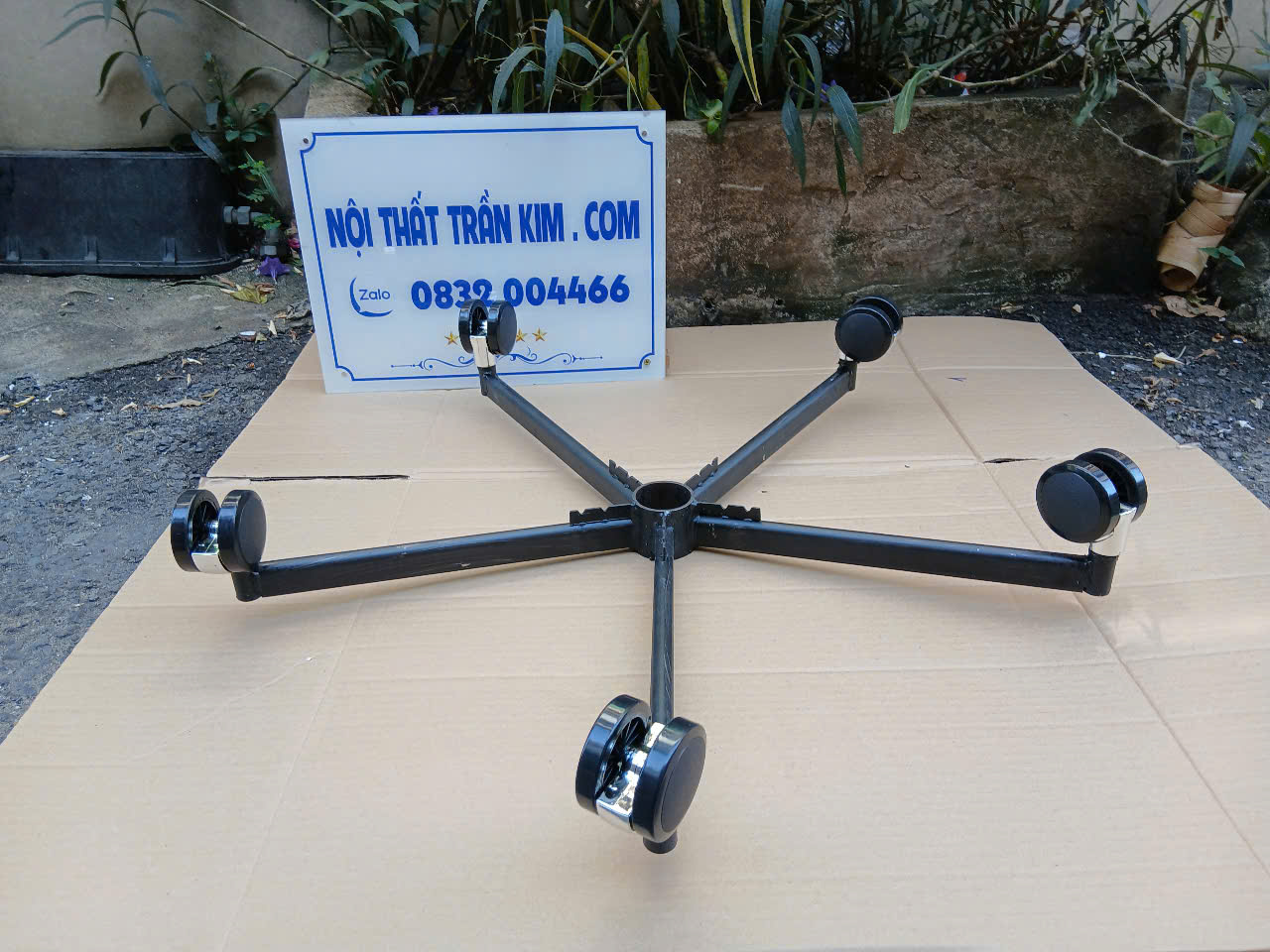 khung-sat-chan-ghe-giam-doc-tk3350s2