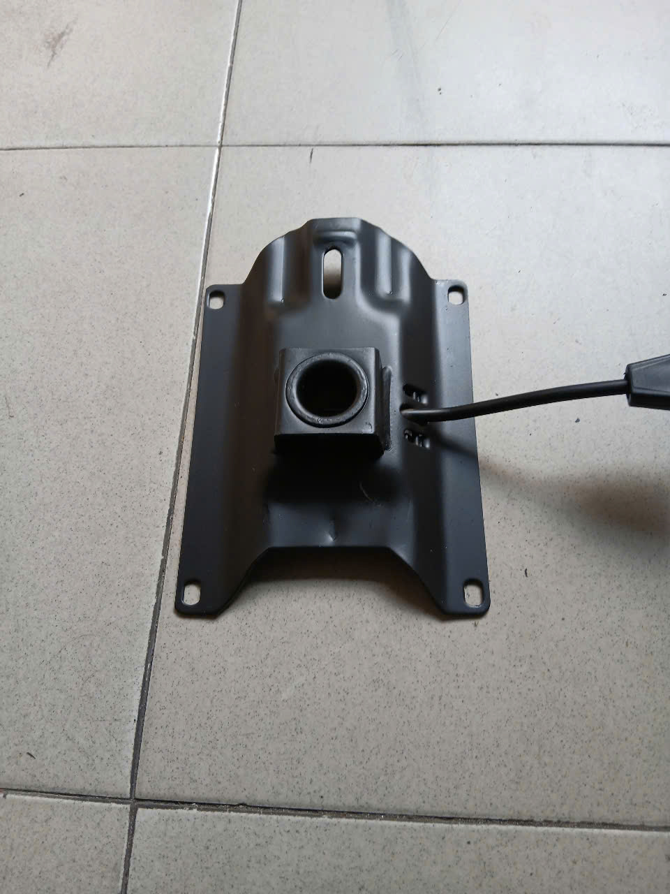mam-ghe-xoay-nhan-vien-tk1550s1