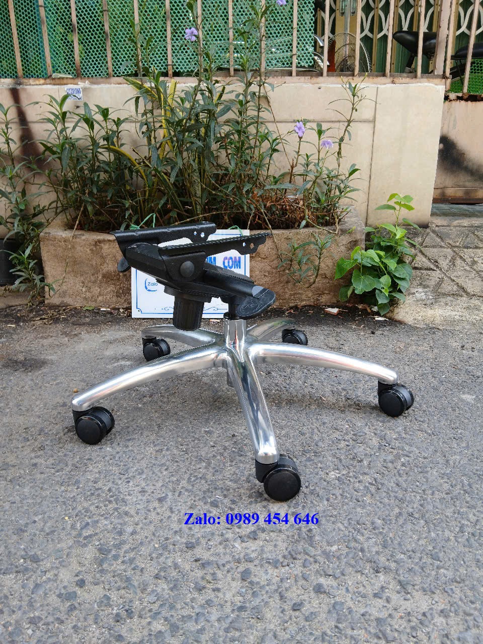 bo-chan-ghe-giam-doc-tk2350c4