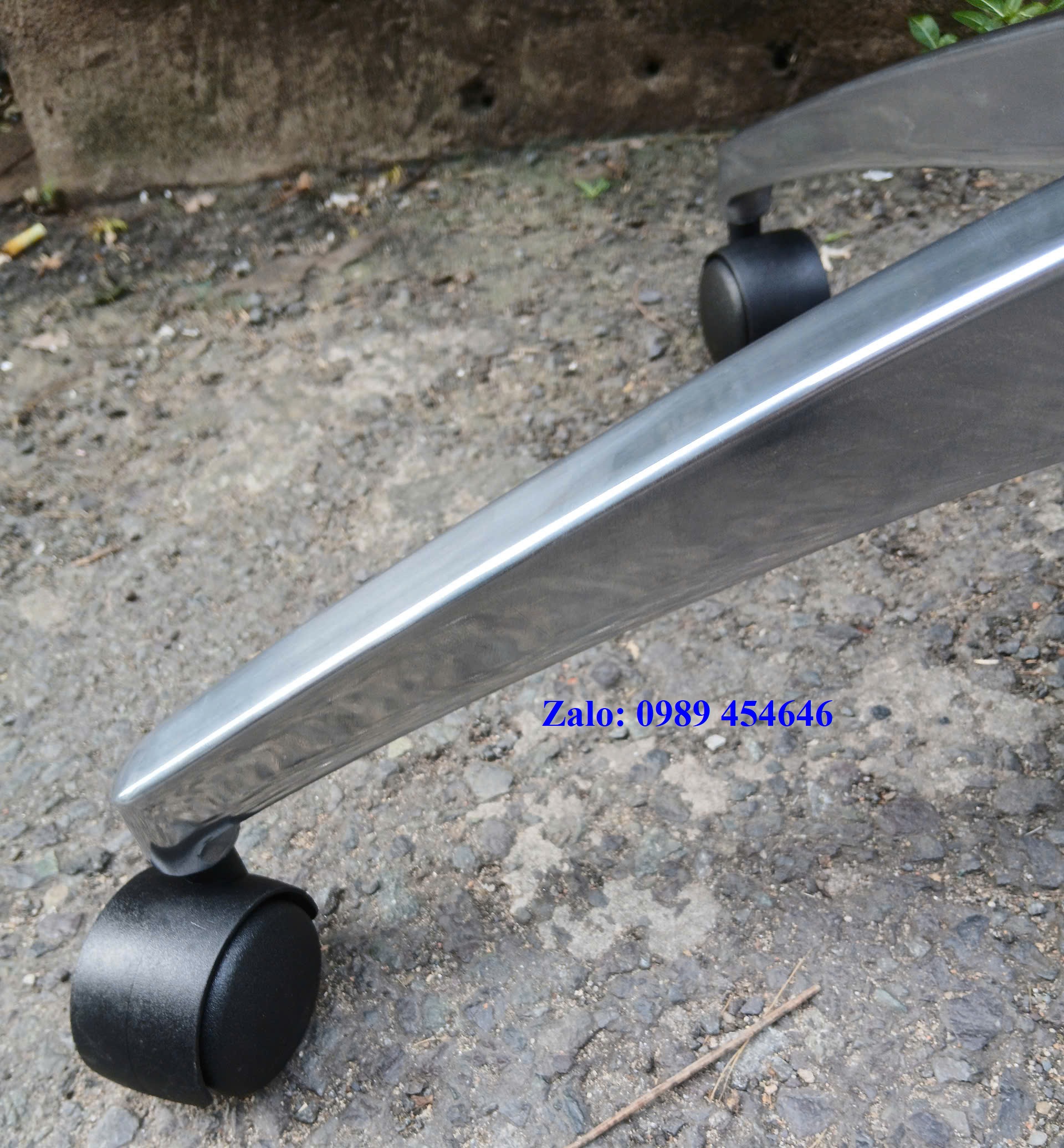 bo-chan-ghe-xoay-nhom-nhon-tk7325v2